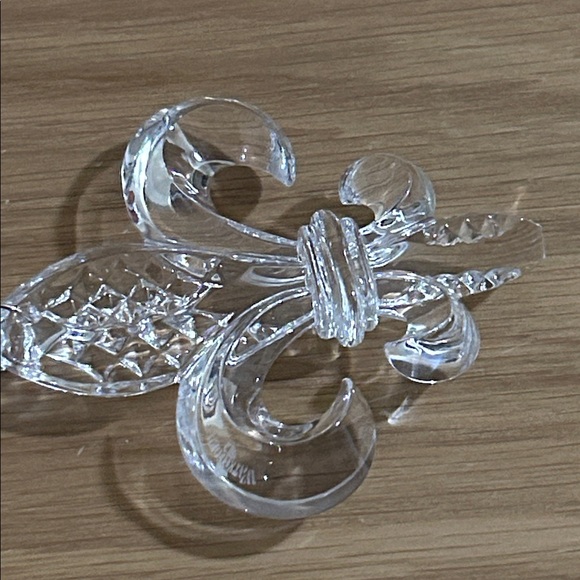 Waterford Crystal Fleur-de-Lis with Red Accent Ornament - Picture 11 of 16